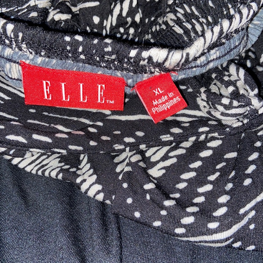 Elle brand black and white patterned tank with straps and tie front size XL